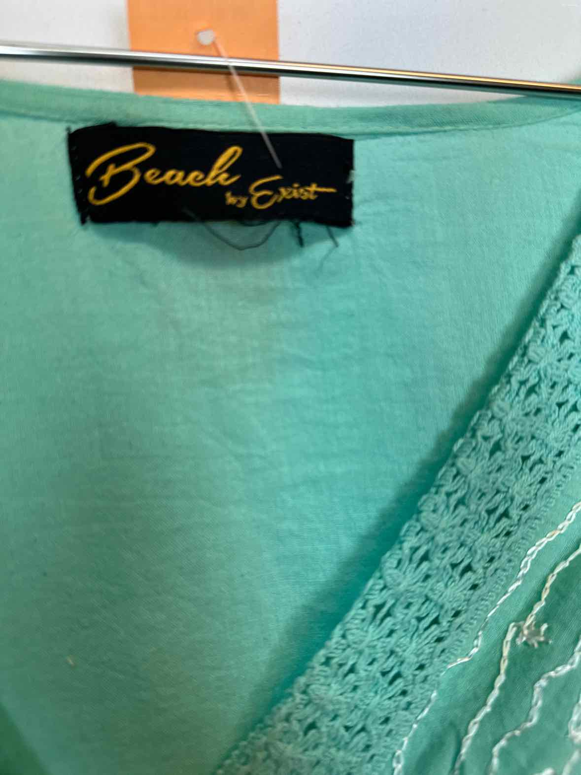 Size L BEACH Shirt